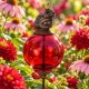 Tuteur Boule Rouge Pic de Jardin Coloré Décoration de Jardin à Planter Motif Grenouille en Fonte et Verre 10x10x117cm